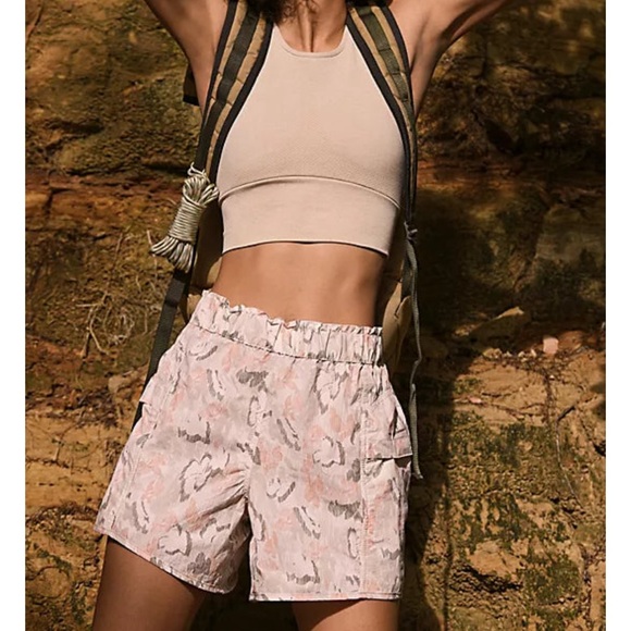 Free People FP Movement In The Wild Printed Shorts Pockets NEW - Picture 1 of 4
